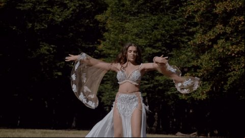 Elizabeth hendrickson nude pic