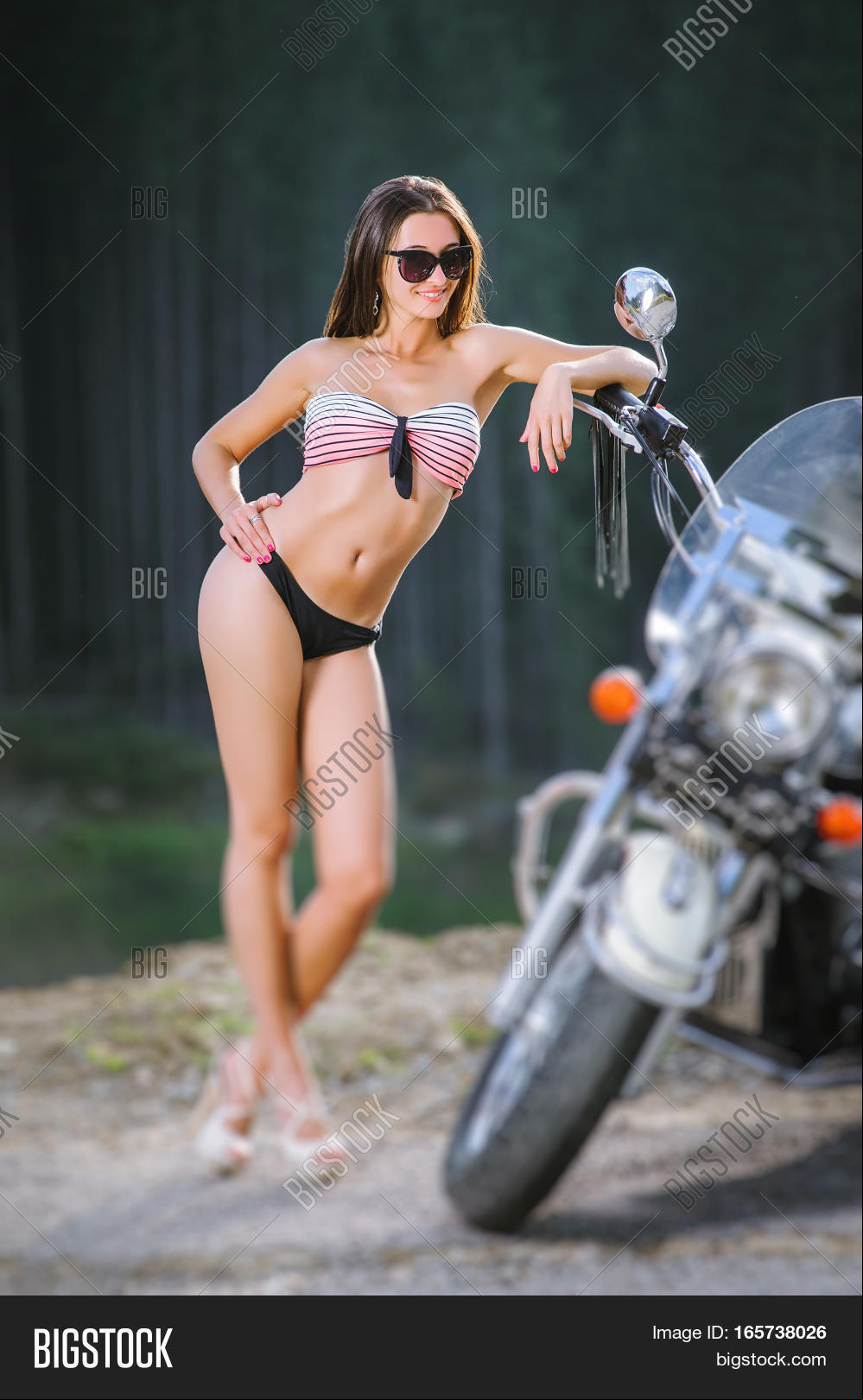 Pretty nude pussy